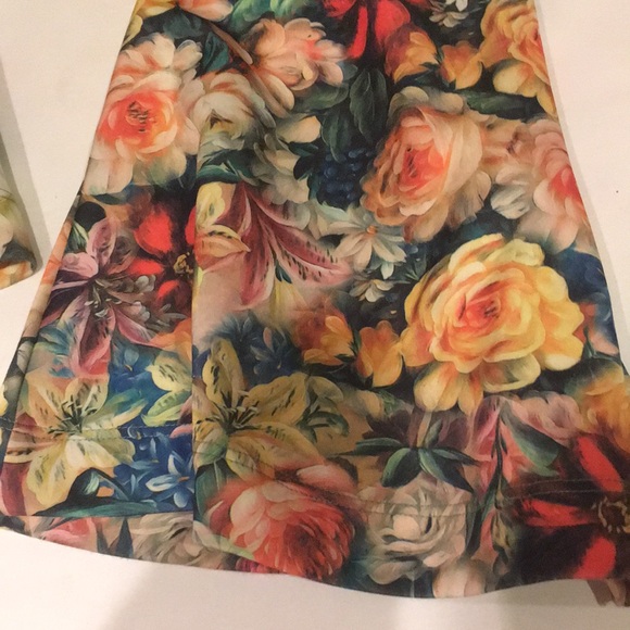 Vintage Beautiful flourish pants 🔥🔥 - Picture 3 of 3